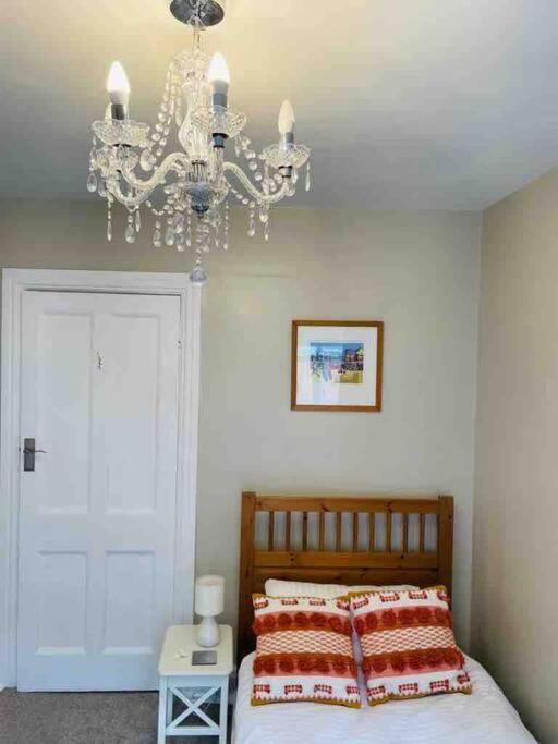 Rockferry 3 Bed Central Apartment + Parking Permit Dartmouth Exterior photo