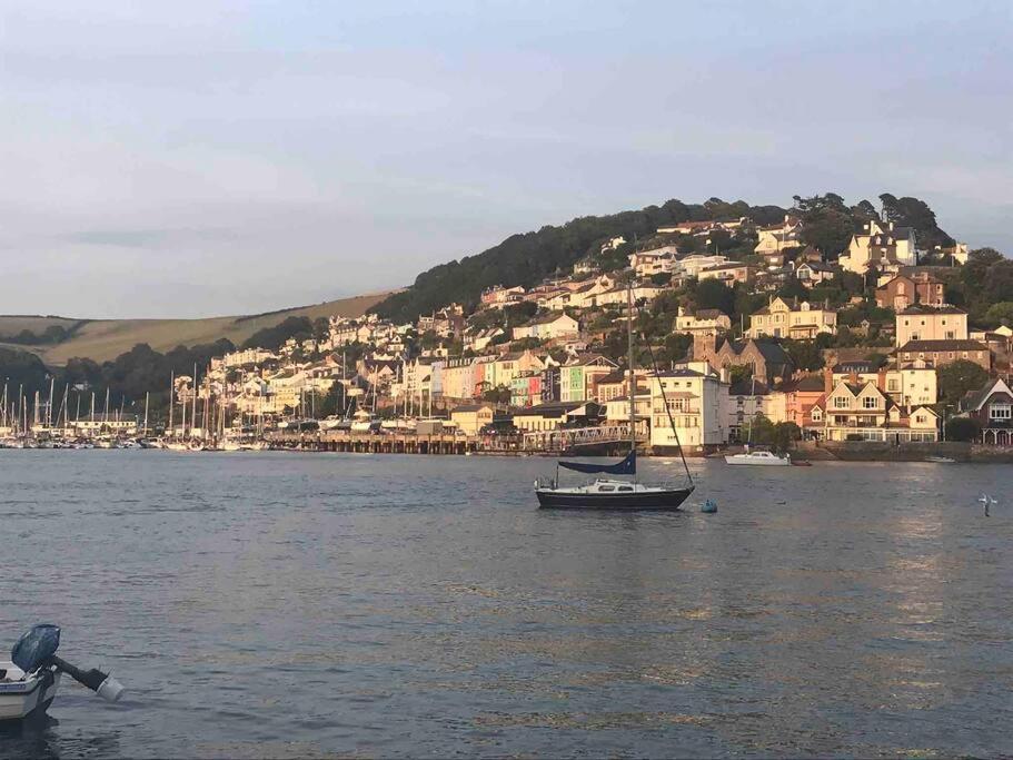 Rockferry 3 Bed Central Apartment + Parking Permit Dartmouth Exterior photo
